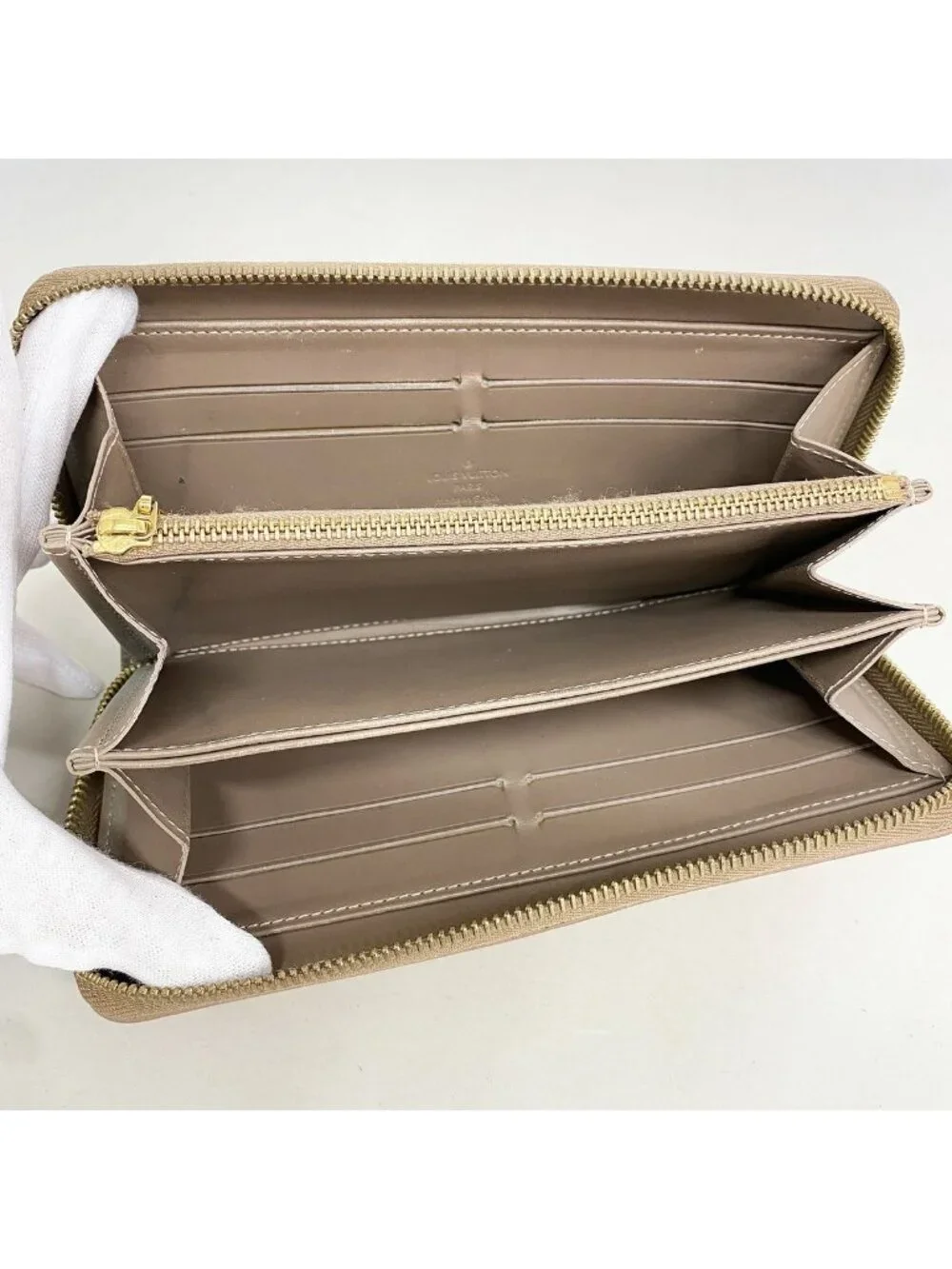 Louis Vuitton Wallet Vernis Zippy Beige Poodle